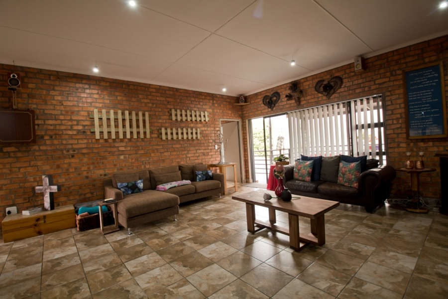 4 Bedroom Property for Sale in Fraaiuitsig Western Cape